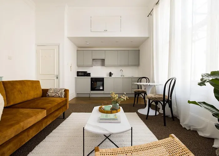 Spacious Apartment With Office & Rear Terrace