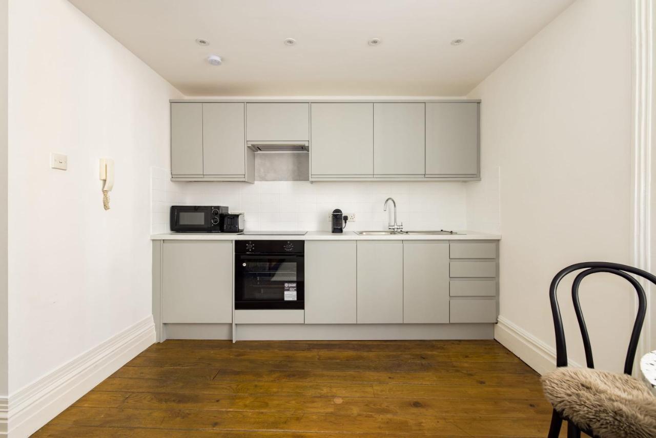 Spacious With Office & Rear Terrace Appartamento *