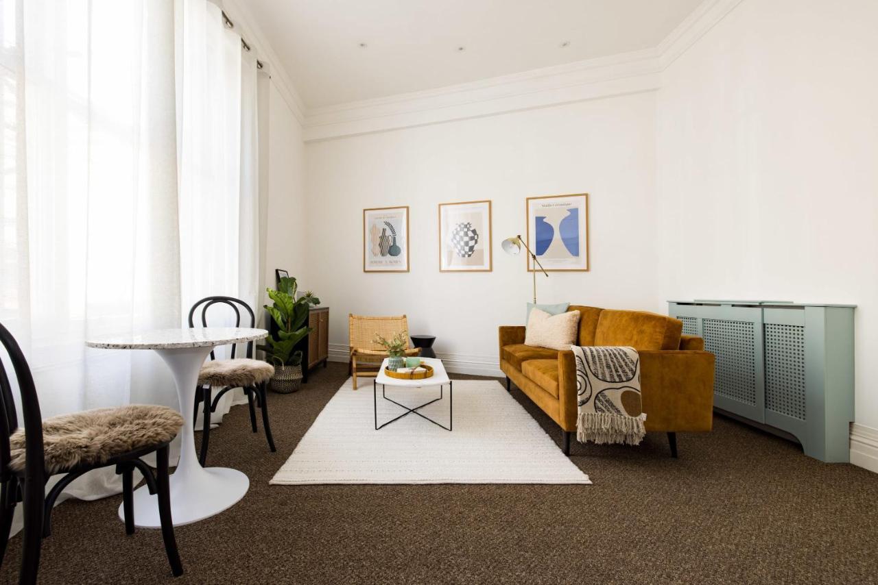 Spacious With Office & Rear Terrace Appartamento Londra